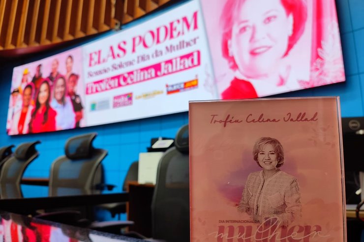 Deputada Mara Caseiro conduziu cerimônia que comemorou o Dia Internacional da mulher