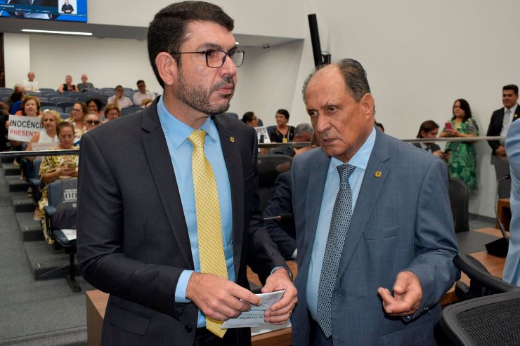 Deputados Jamilson Name e Zé Teixeira, respectivamente, vice-presidente e presidente da Comissão de Controle da Eficácia Legislativa