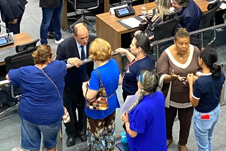 O deputado Zé Teixeira (PSDB) apresentou indicações solicitando a implantação destas infraestruturas em bairros de Dourados e Jardim