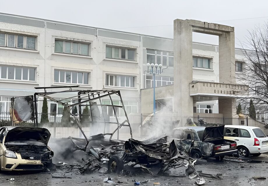 Foto divulgada pelo governador Vyacheslav Gladkov no Telegram após bombardeio em Belgorod, na Rússia.