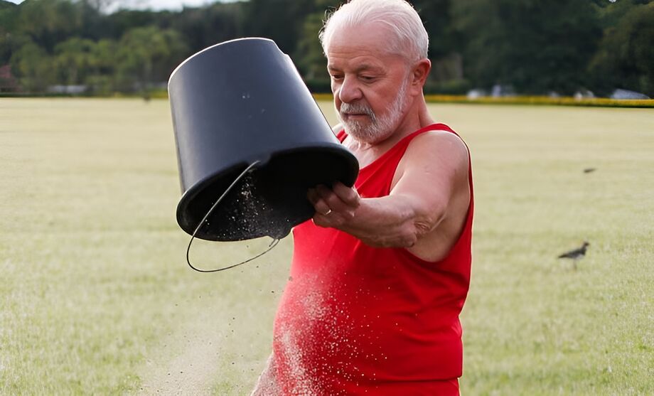 O presidente da República Luiz Inácio Lula da Silva (PT) alimentou na manhã desta quarta-feira 20 de março de 2024 os peixes do espelho d'água do Palácio da Alvorada, residência oficial do presidente em Brasília-DF