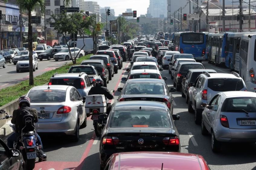 Por 66 votos a 4, Senado aprova PEC que isenta de IPVA carros com 20 anos ou mais