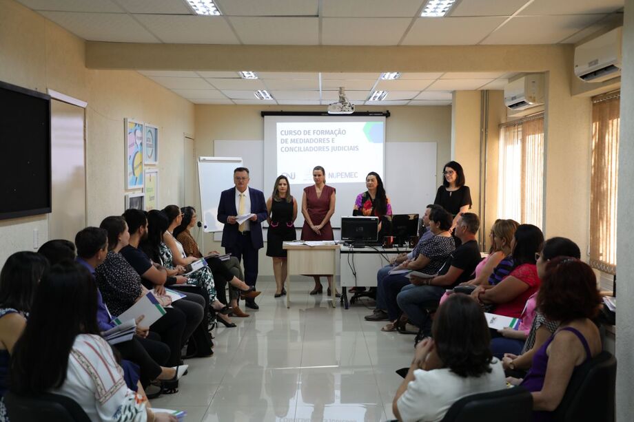 TJ inicia formação de servidores municipais em mediação e conciliação judicial