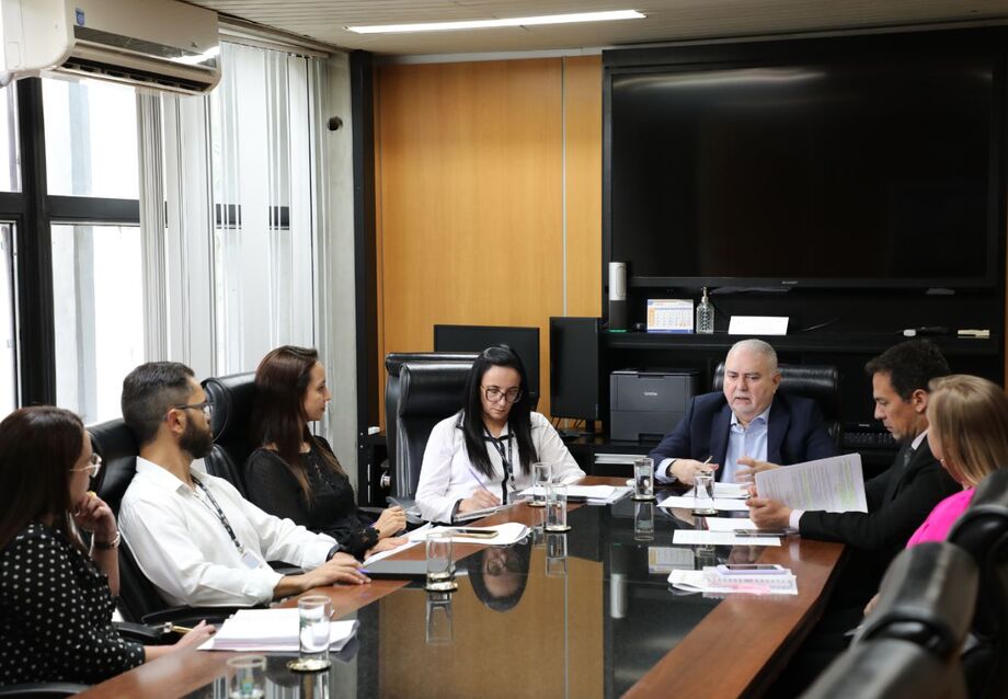 Presidência se reúne com comissão de ética do TJMS