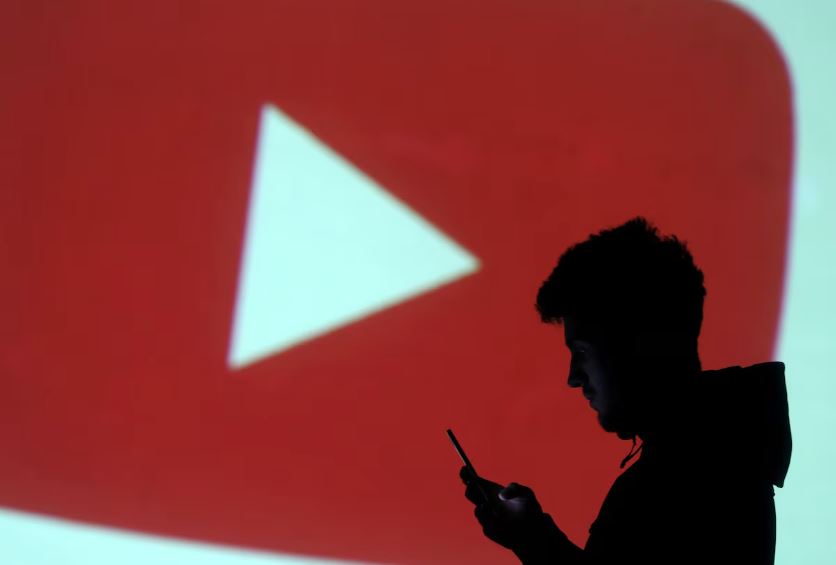 Criadores precisam declarar se conteúdo no YouTube manipula pessoa, evento ou lugar