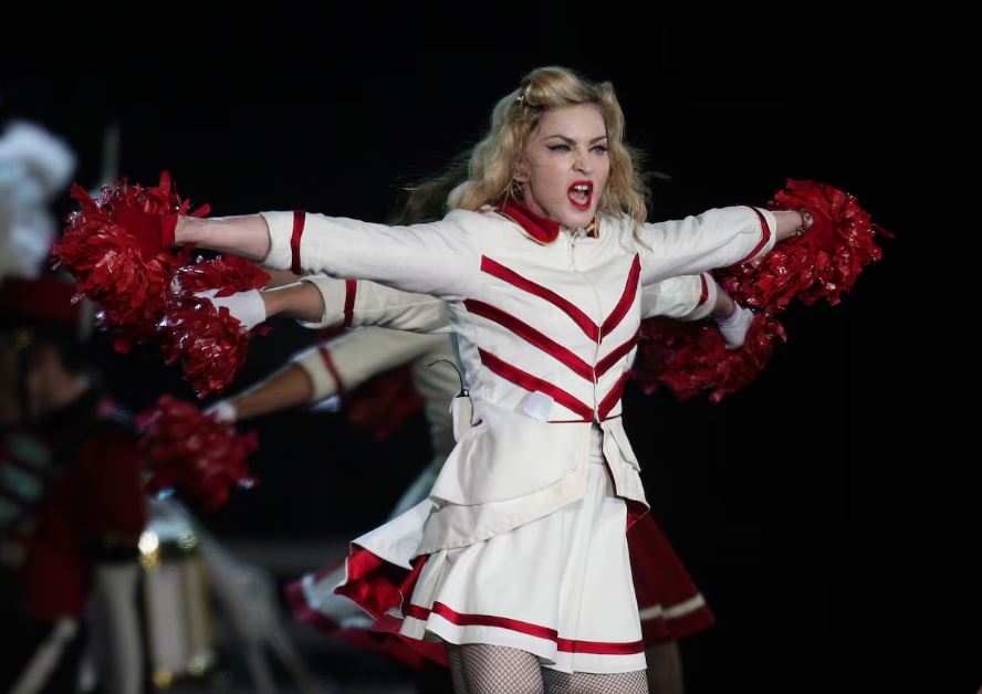 Madonna em show no Parque dos Atletas, no Rio de Janeiro, em dezembro de 2012