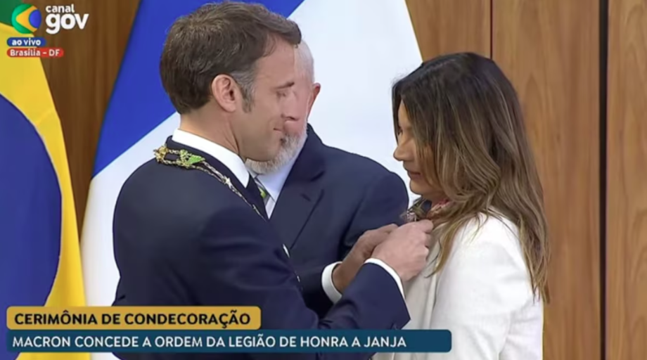 Presidente da França, Emmanuel Macron, concede honraria do governo francês à primeira-dama brasileira, Janja da Silva