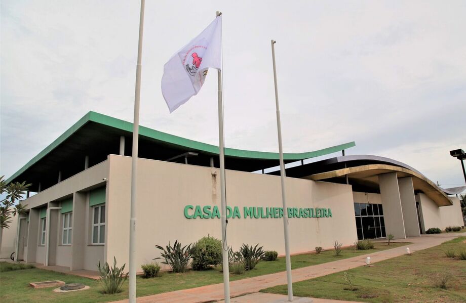 Casa da Mulher Brasileira apresenta política de combate à violência para comitiva do Japão