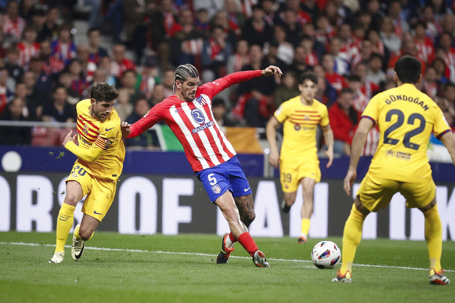 Barcelona vence Atlético de Madrid por 3 a 0 e assume a vice-liderança do Espanhol