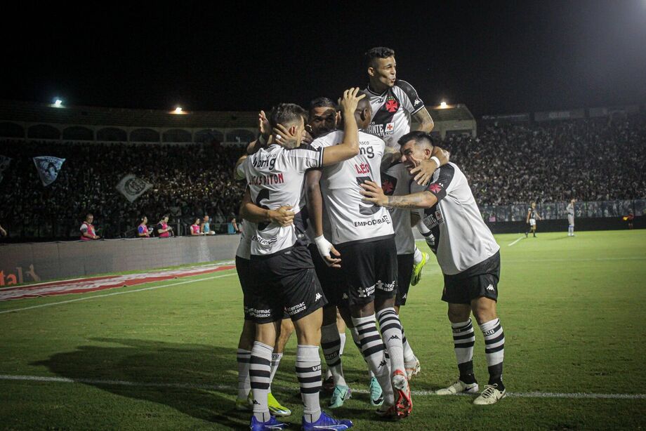 Vasco supera Água Santa nos pênaltis, espanta fantasma da 2ª fase e avança na Copa do Brasil