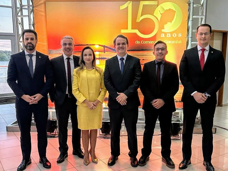 A Sessão Solene Especial foi marcada pelo registro da Ata Oficial e o seu depósito na Cápsula do Tempo, que será aberta em 2074.