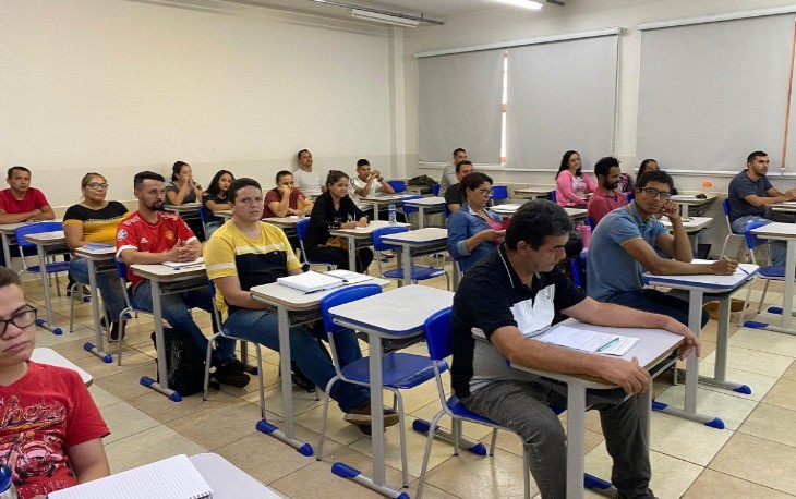 Matrícula presencial: A matrícula será confirmada no primeiro dia de aula, por ordem de chegada.
