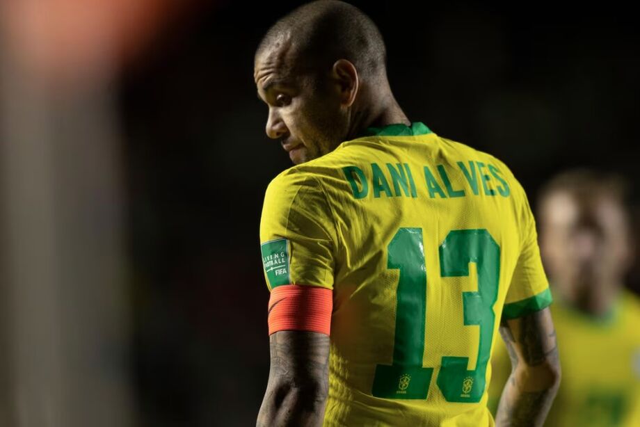 Daniel Alves aguarda recursos preso, em Barcelona.