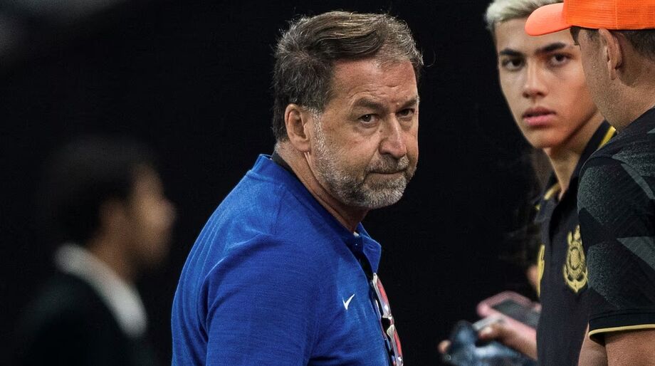 Augusto Melo tenta reverter situação para participar do sorteio dos grupos da Copa Sul-Americana.