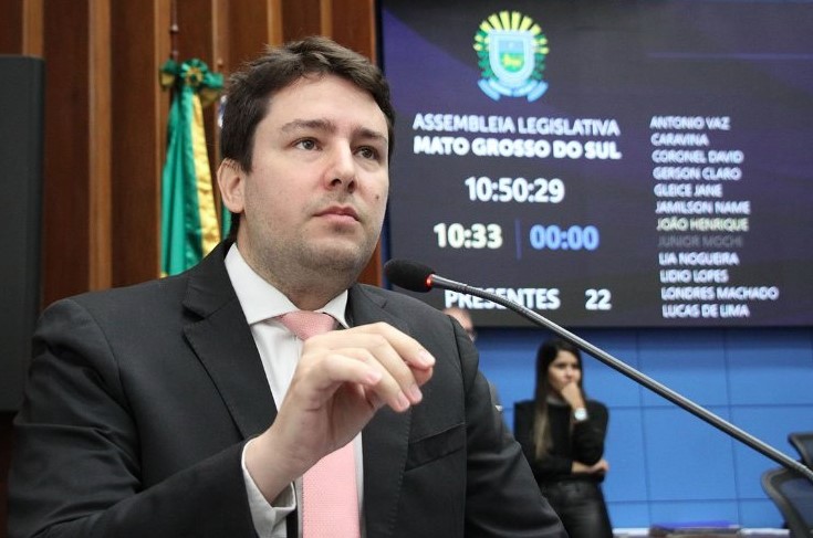 João Henrique apresentou projeto para proteger os direitos de pais com os filhos em idade escolar