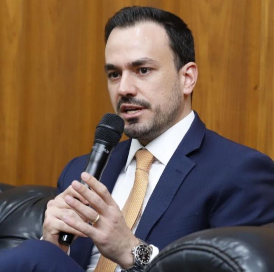 Douglas Oliveira
