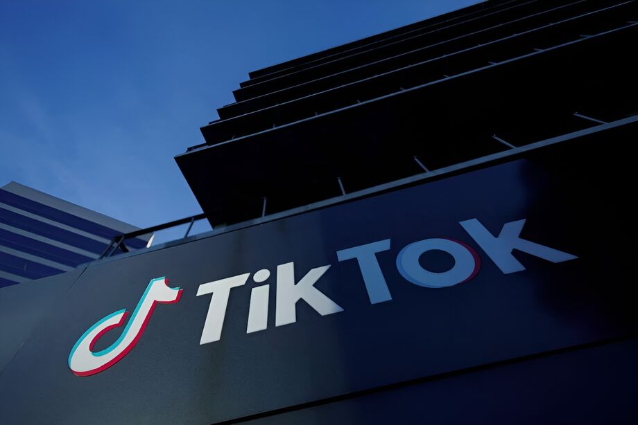 Uma vista mostra o escritório do TikTok depois que o Senado dos EUA aprovou por maioria um projeto de lei que pode banir ou obrigar a venda ao proprietário chinês do TikTok, ByteDance