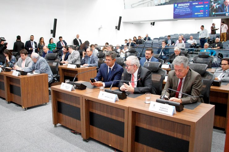 Comissões permanentes são compostas por deputados de diferentes partidos e blocos, com atenção à representação proporcional