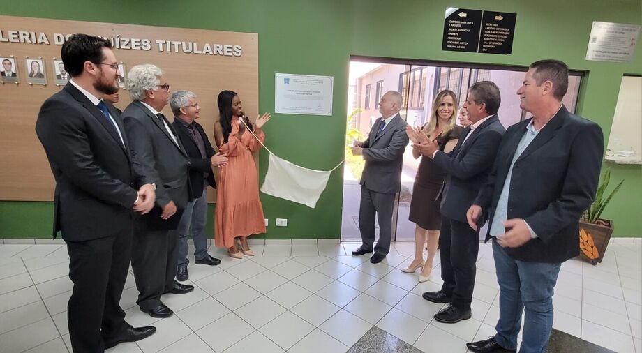 Presidente do TJ entrega reforma do Fórum de Sonora e empossa juíza