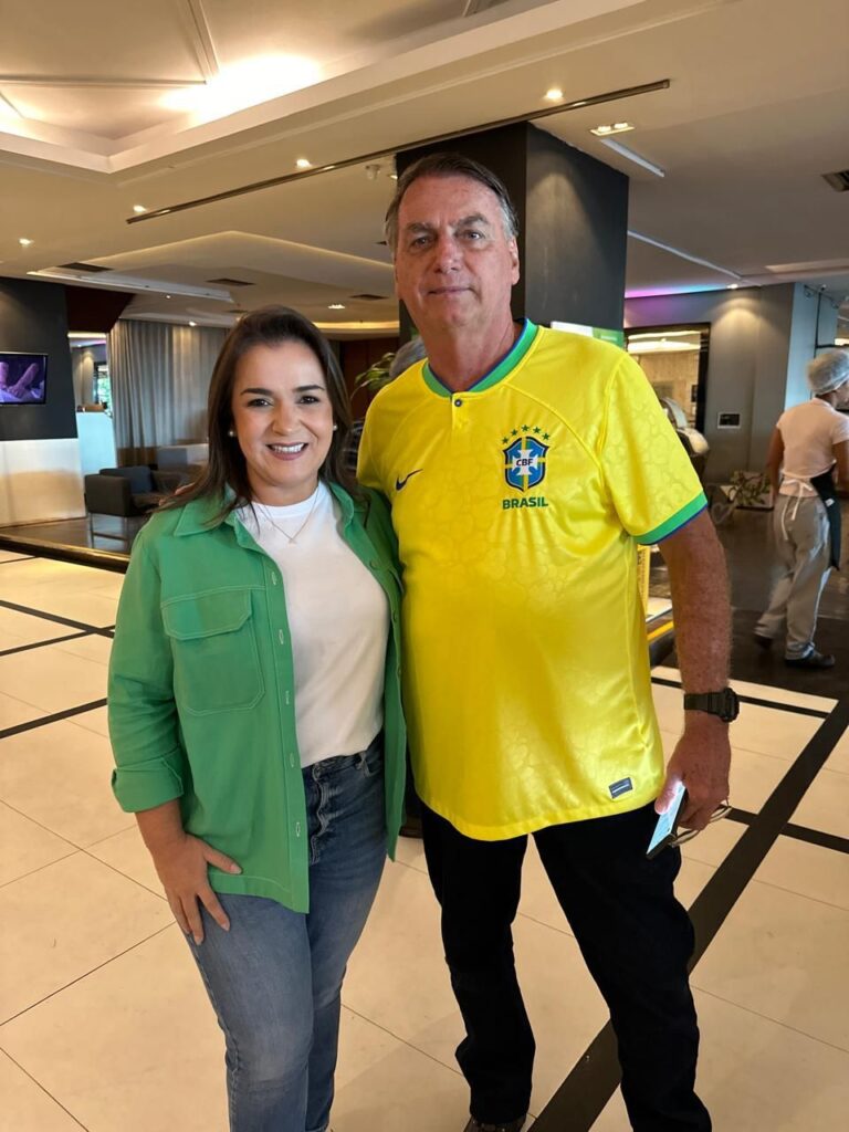 Em apoio a Bolsonaro, prefeita de Campo Grande participa de ato no Rio