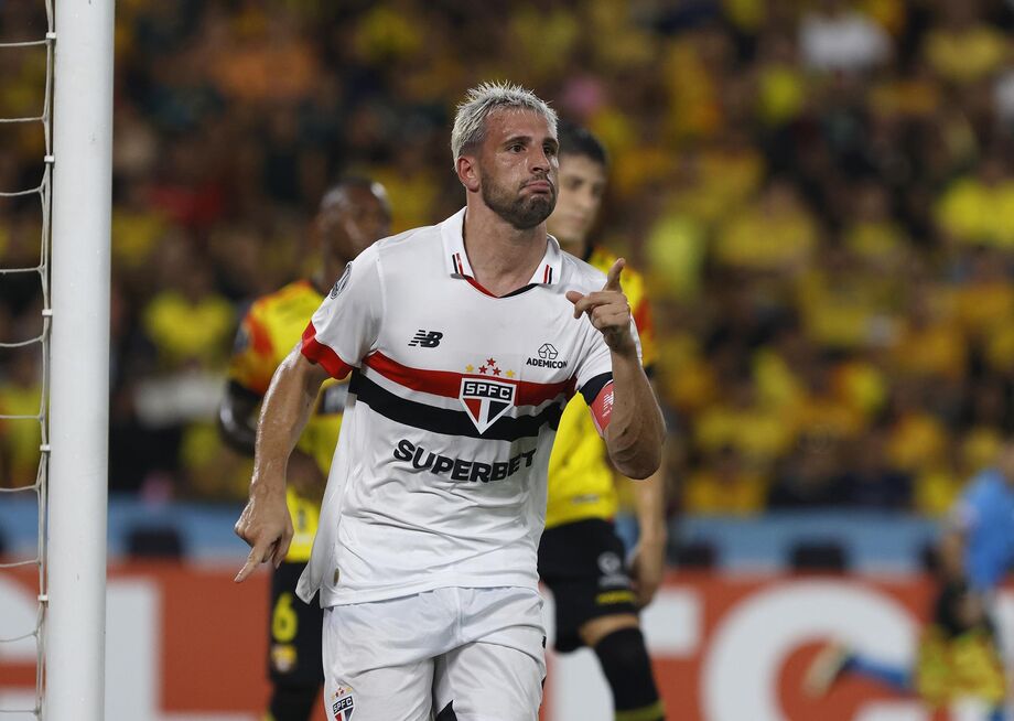 São Paulo mostra evolução na estreia de Zubeldía e vence o Barcelona na Libertadores