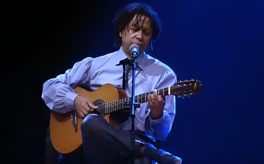 Djavan participa dos capítulos finais de Êta Mundo Melhor! após mais de 50 anos longe das novelas