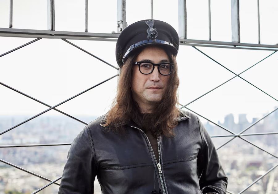 'Lembra quando Bolsonaro era o fascista?', questiona filho de John Lennon, Sean Ono
