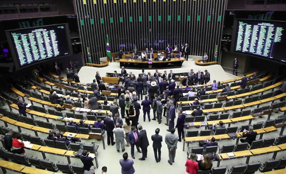 Deputados ligados ao MST protestam contra ofensiva da Câmara e dizem que Lira está equivocado ao fazer 'vingança' contra Padilha
