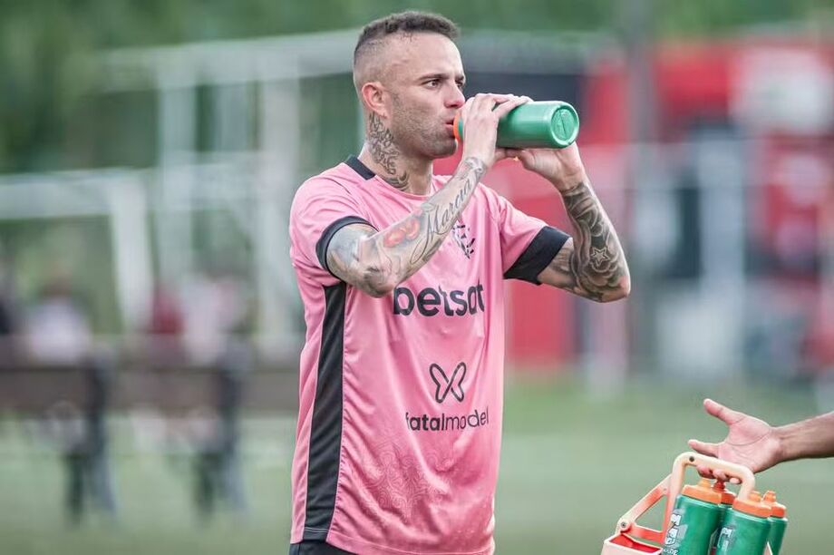 Ex-Corinthians e Santos, Luan rescinde contrato com Vitória após apenas seis jogos