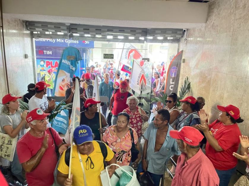 Movimentos invadem sede do INCRA em Alagoas
