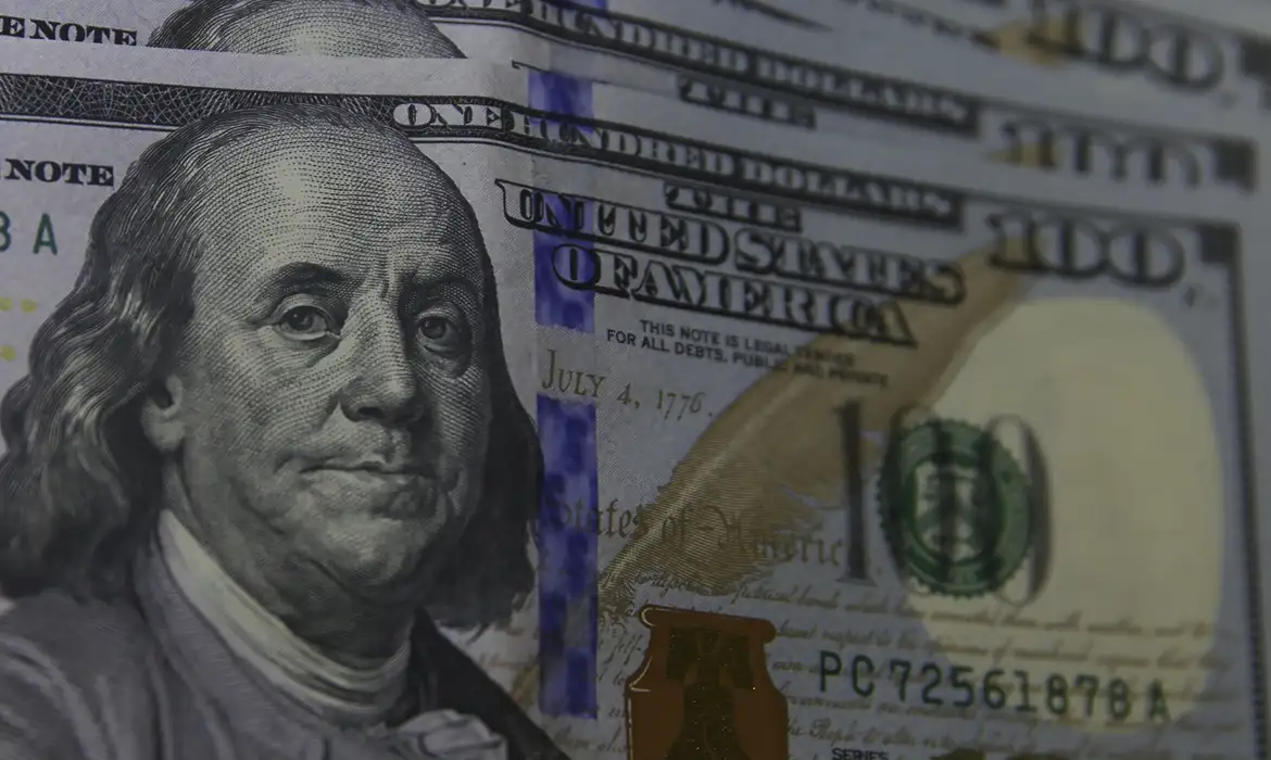 Alívio maior do real ante o dólar esbarra em 'risco Trump' e intervenção no iene