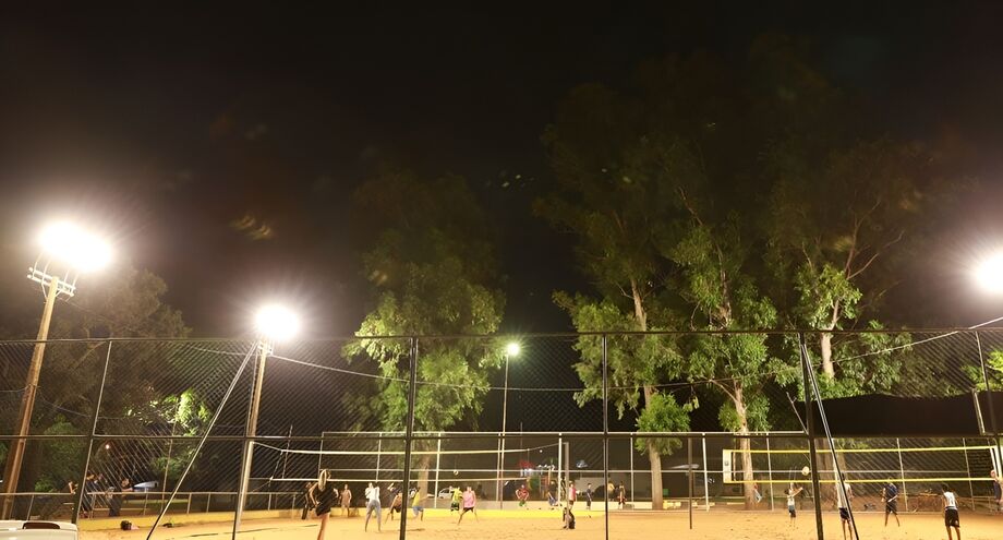 Quadra iluminada em Campo Grande