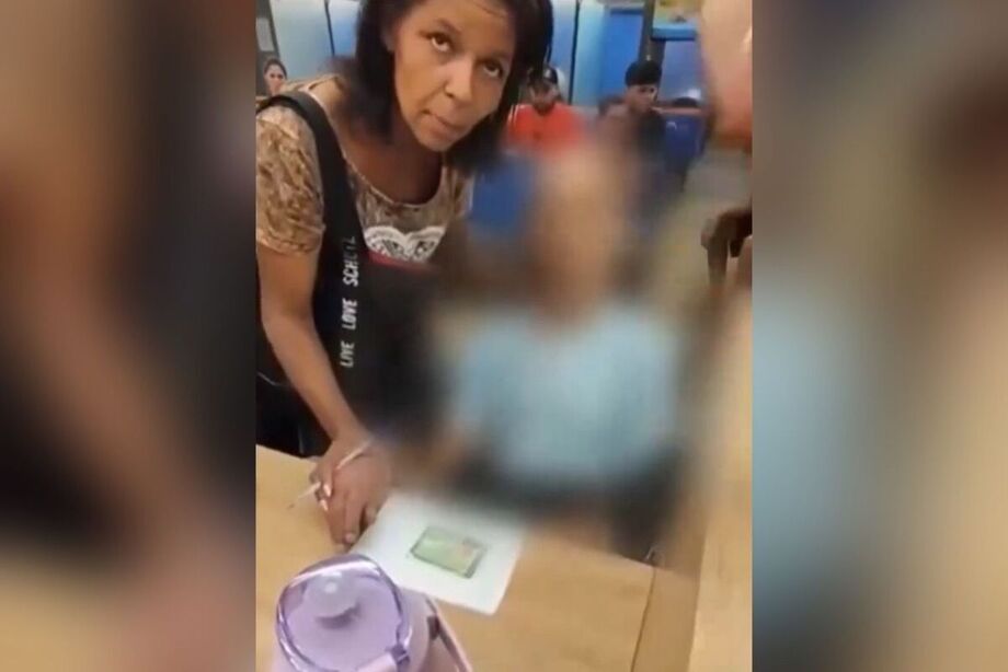 Érica de Souza Vieira Nunes foi presa em flagrante por tentativa de furto mediante fraude e vilipêndio a cadáver. Detida, aguarda audiência de custódia.