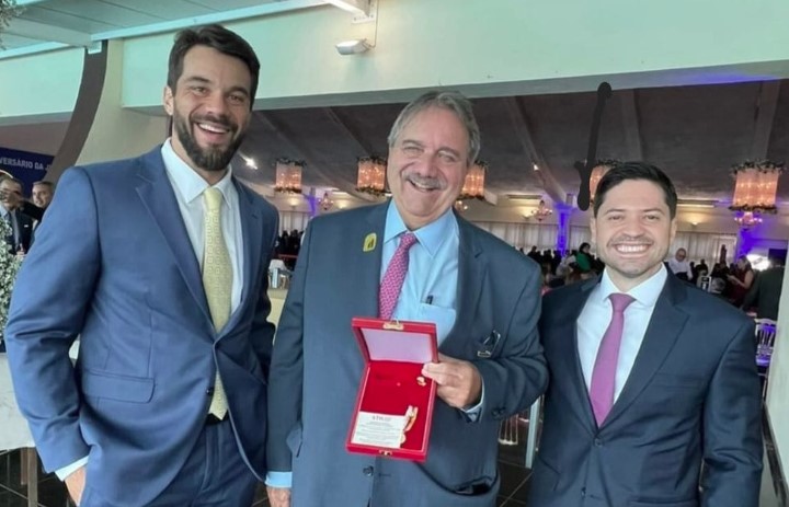Instituída pelo STM em 12 de junho de 1957, a Comenda tem como propósito homenagear pessoas e instituições