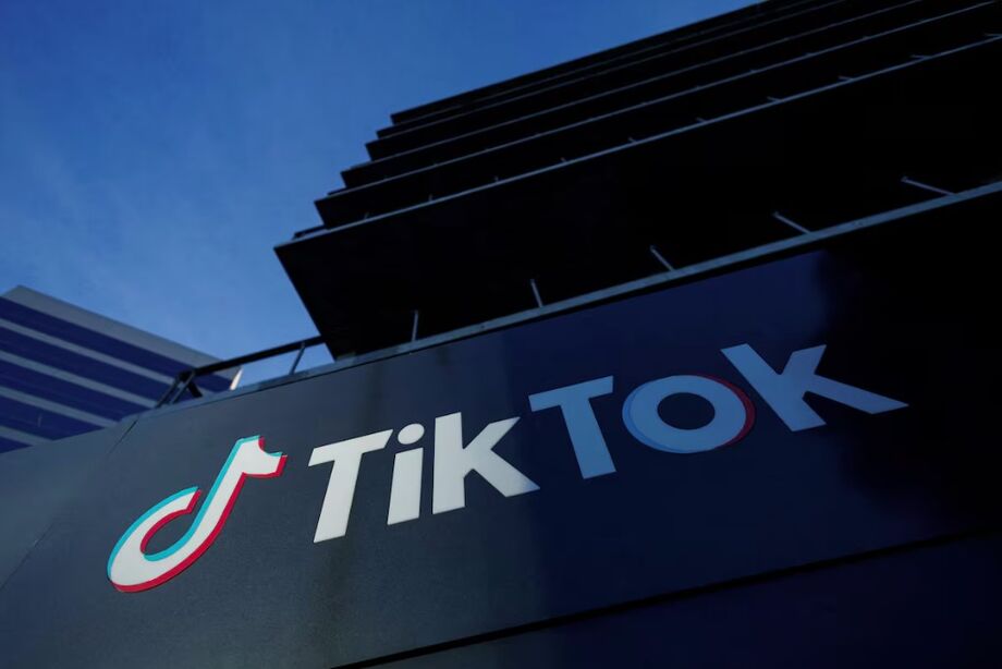 Uma vista mostra o escritório do TikTok depois que o Senado dos EUA aprovou por maioria um projeto de lei que pode banir ou obrigar a venda ao proprietário chinês do TikTok, ByteDance