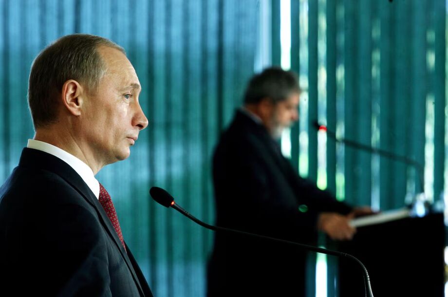 Lula e Putin discursam em Brasília, em 2004