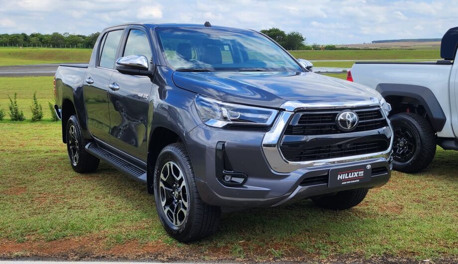 Toyota Hilux SRX sai de linha deixando SRX Plus como substituta