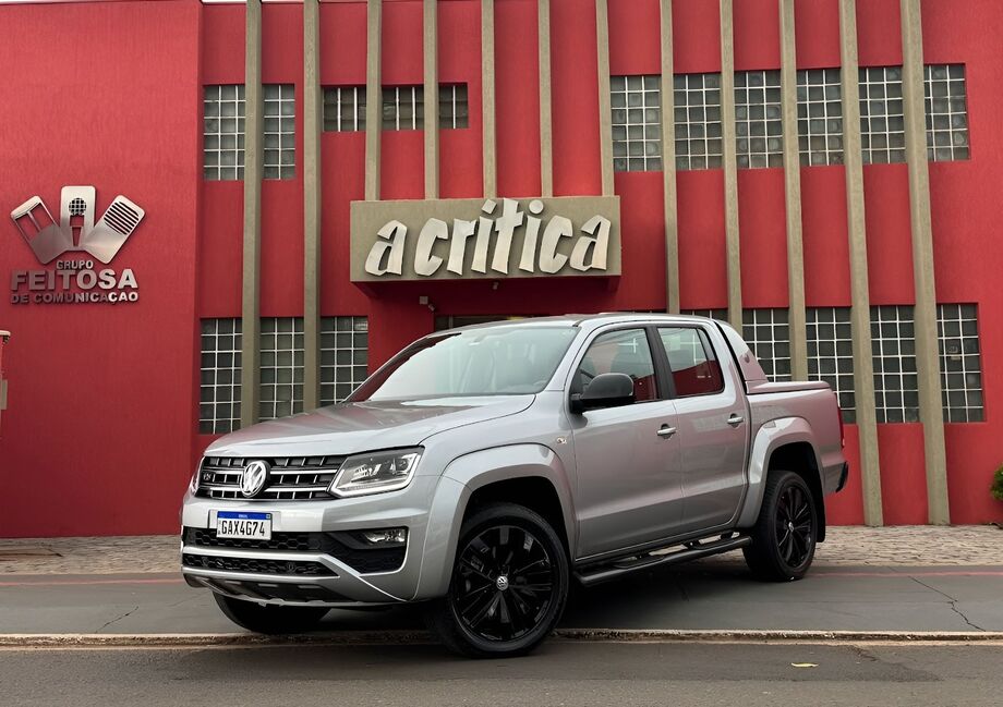 Versão Topo de Linha A versão topo de linha Extreme V6 tem um desconto de R$ 70 mil, reduzindo o valor de R$ 340.690 para R$ 266.452. Com todas as isenções, o desconto total chega a R$ 74.238.