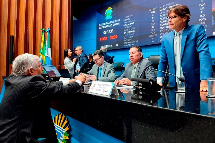 Deputados da ALEMS analisam as matérias em tramitação na Casa de Leis durante a Ordem do Dia