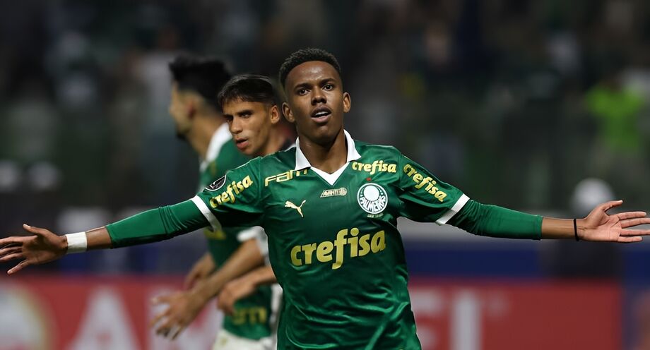 Estêvão celebra gol pelo Palmeiras na Copa Libertadores