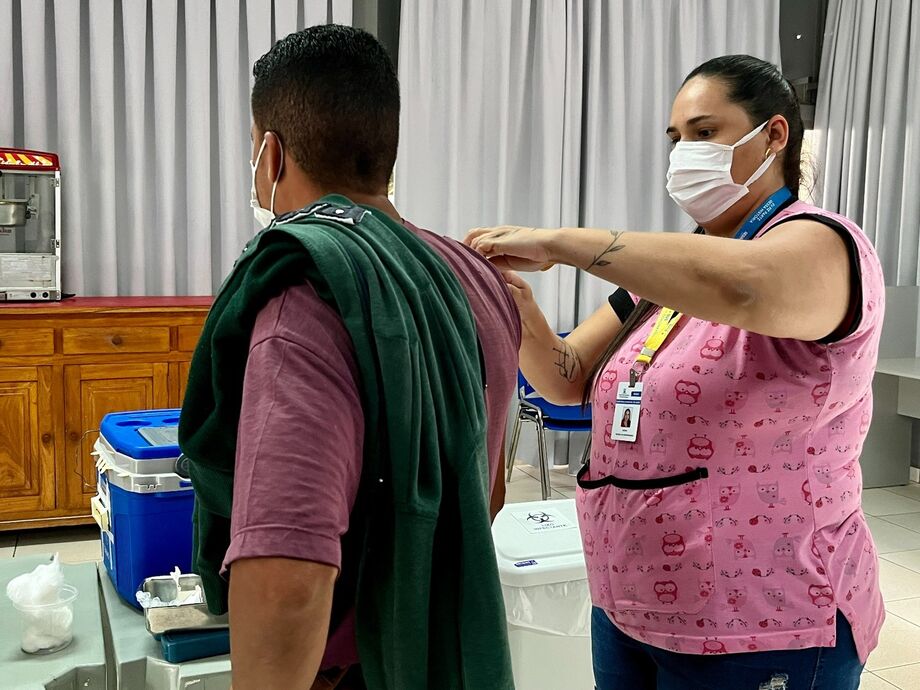 Fim de semana tem vacinação em unidades, shoppings e supermercados