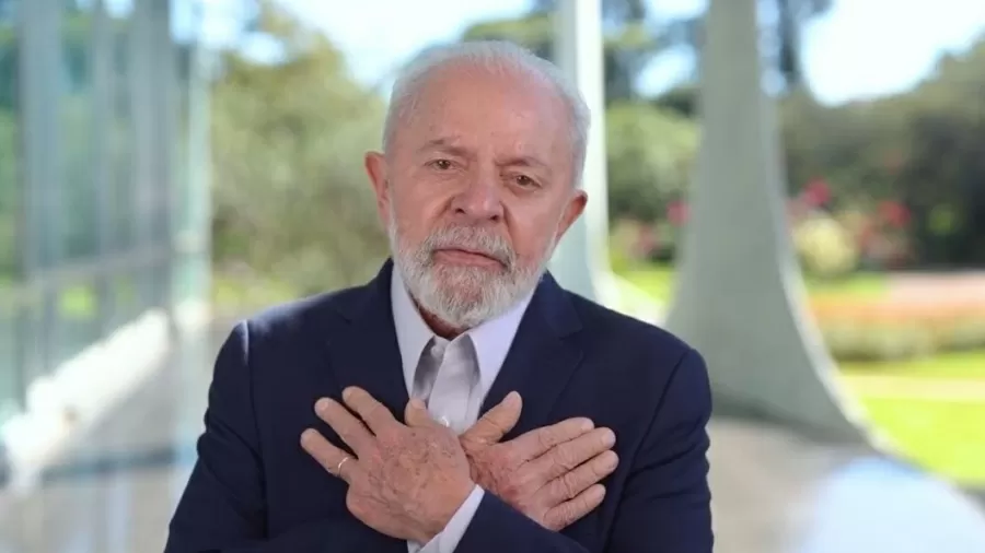 O presidente enfatizou o compromisso do governo em reconstruir infraestruturas destruídas, como cidades, casas, pontes e rodovias.