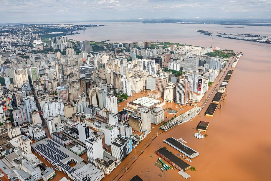 Região do Cais Mauá alagada em Porto Alegre (RS)