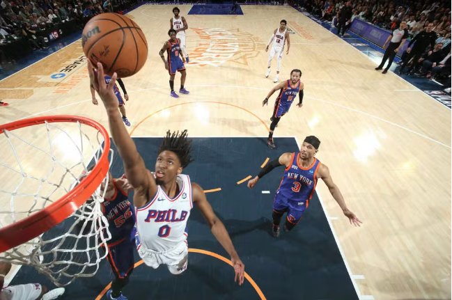 Tyrese Maxey lidera reação dos 76ers e garante quinto jogo nos playoffs