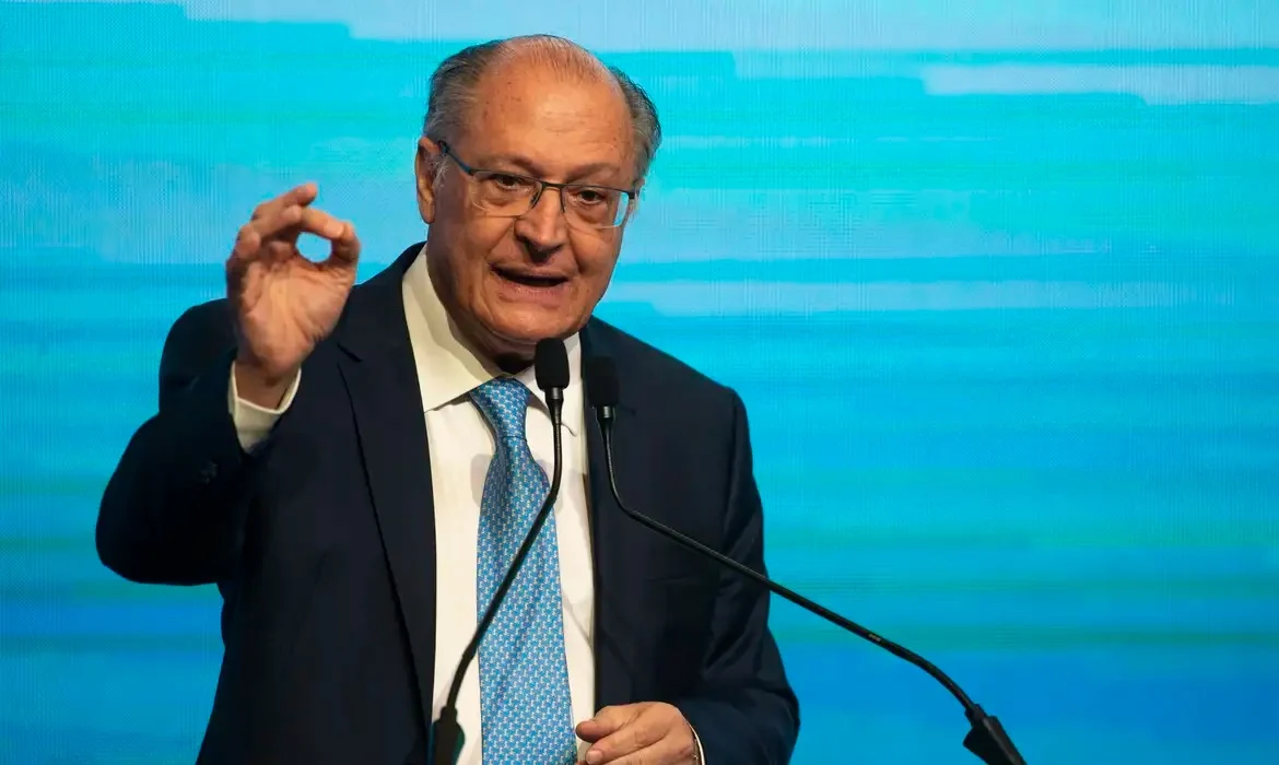 Compromisso com Recursos: Alckmin enfatizou que o governo garantirá os recursos necessários para apoiar a reconstrução do Rio Grande do Sul, incluindo a infraestrutura, serviços públicos e a economia do estado.