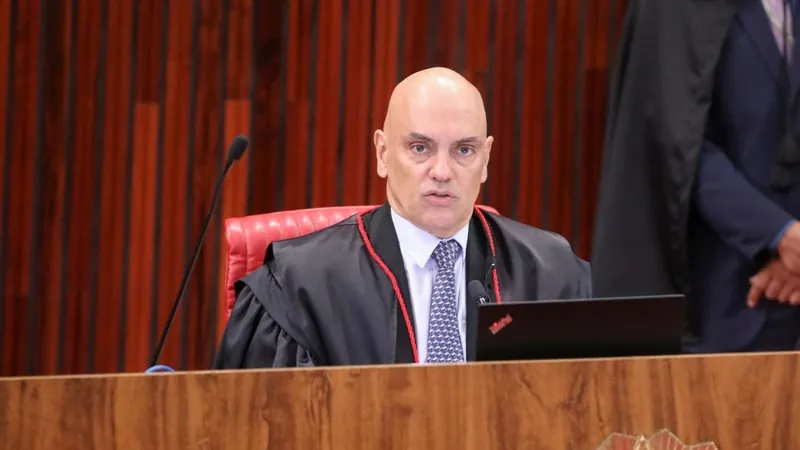 Moraes nega recurso de Bolsonaro contra inelegibilidade