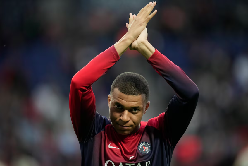 O ciclo de Kylian Mbappé no Paris Saint-Germain se encerrou oficialmente neste sábado.