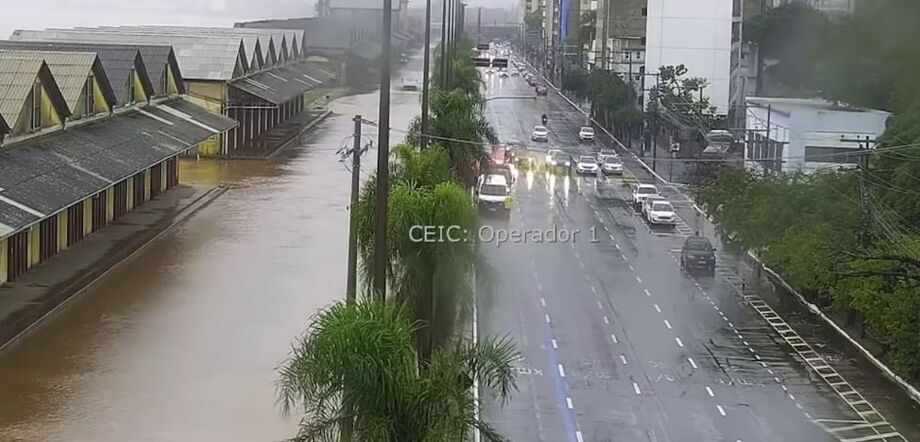 Segundo a prefeitura da capital gaúcha, o nível segue em rápida elevação e pode superar os 4 metros