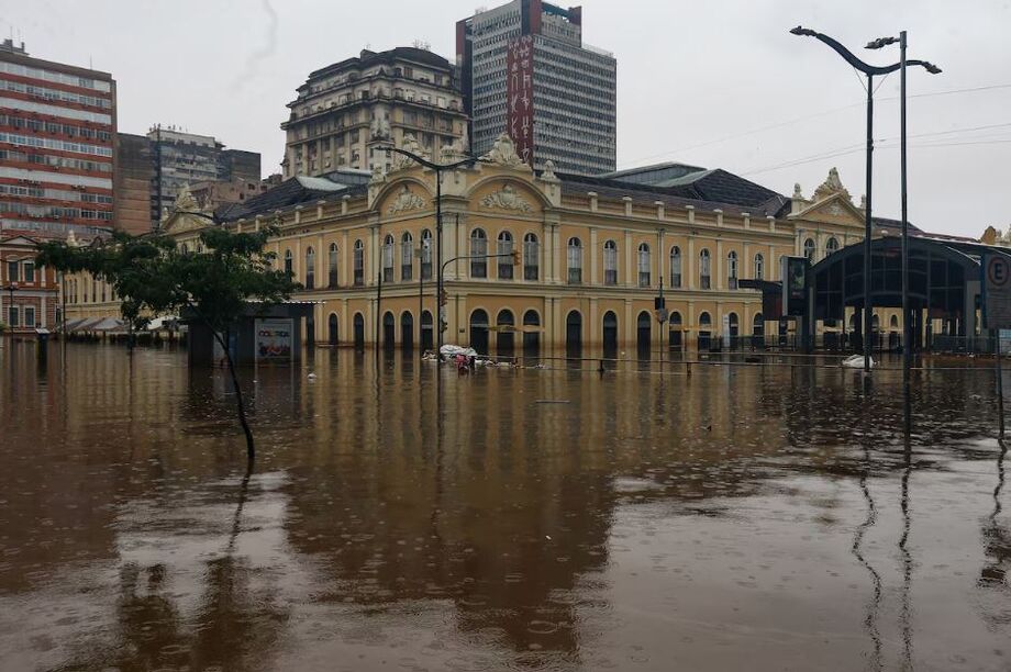 Centro histórico de Porto Alegre inundado; Rio Grande do Sul vive a maior tragédia climática de sua história com 147 mortos