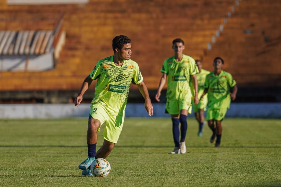 Sub-20 do Dourados AC se prepara com treinos no Estádio Douradão